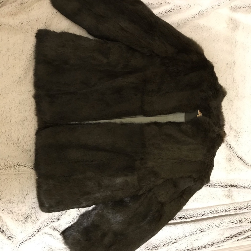 Stunning Fur Jacket - Picture 11 of 16